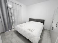Seafront Apartment - Bed and Breakfast Shëngjin