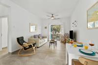 1BR Apartment Near Beach - Ino by Premier - Bed and Breakfast Protaras