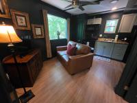 The Old Moonshiners at Avenwood Cabins - B&B New Straitsville