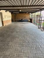 Modern Getaway Near City, The Perfect Stay Awaits - Ferienwohnung Pretoria