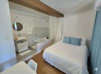 SUITE SIMPLES de 11m com Cama de Casal padrão, Streaming e Frigobar para Pernoite das 17h às 11h para NÃO FUMANTES e apenas adultos - B&B Itapecerica da Serra