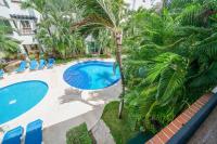 Heart of Centro 2BR - Gaviotas 211 with Pool & Balcony - B&B Playa del Carmen