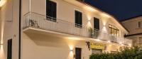 Lupin House, large air-conditioned veranda and Wi-Fi - B&B Ponsacco