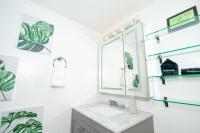 Spacious 3BR Condo - B&B Alexandria