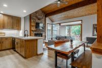 Just Renovated & Steps to Village! 2BR2BA Loft - Chambres d'hôtes Mammoth Lakes