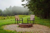 Secluded Hocking Hills Villa with Pond and Hot Tub - B&B Logan
