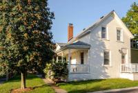 The Wild Rose - Cozy PEC Rental in Picton ST-2020-0428 - Chambres d'hôtes Picton