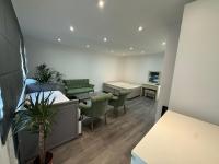 Stylish Studio Flat, private bathroom and patio - B&B Londres