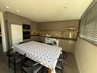 Stylish Studio Flat, private bathroom and patio - Chambres d'hôtes Londres
