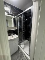 Stylish Studio Flat, private bathroom and patio - Chambres d'hôtes Londres