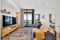 Luxe on Franklin, Car Park, Lap Pool, Sauna, BBQ - Bed and Breakfast Adelaide