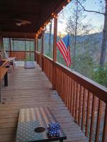 Peaceful mountain cabin retreat w spacious porch - Chambres d'hôtes Robbinsville