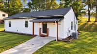 4BR Knoxville & Smokies Getaway near TYS - B&B Maryville
