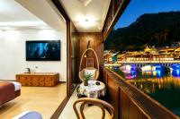 Fenghuang Color River View Villa - B&B Fenghuang