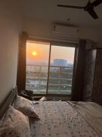 Peaceful Flat with Sunset View - B&B Manāli