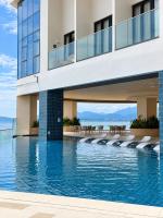 The Paramount Oceanfront Apartments by San Luxury - B&B Nha Trang