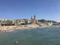 Sunny Flat in Sitges 30 Seconds to Beach, Balcony & Sea Views! - B&B Sitges