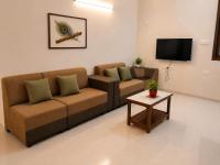 Sri Krishna Sannidhi Inn, Entire Flat 100m from Guruvayur Temple, East Nada - Chambres d'hôtes Guruvāyūr