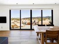 LunaWood 2 Bed 2 Bath Modern Desert House - B&B Joshua Tree
