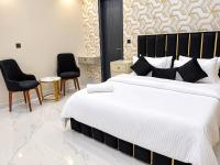 Luxury 2-Bed Family Stay Spacious & Comfortable - B&B Islamabad