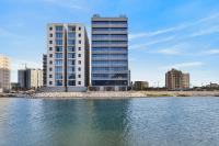 شقة فاخرة بإطلالة بحرية 3 غرف نوم وشاشة 98 بوصة - Ferienwohnung Khobar