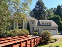 Garden level 2BR apartment with outdoor space - Bed and Breakfast Newton