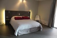 Habitación con cama extragrande y ducha a ras de suelo - Adaptada para personas con movilidad reducida