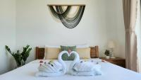 Beachfront 5BR Villa Private Pool & BBQ - B&B Tân Thuận