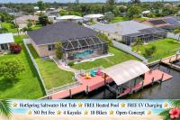 LOADED! Waterfront, Private Dock with Gulf Access, Hotspring Saltwater Jacuzzi, 2,800sqft Open-Concept Living, Spa Like Master, 4 Watercraft, 10 Bikes, Beach and Fishing Gear, Baby and Toddler Amenities, NO Pet Fee! - B&B Cape Coral