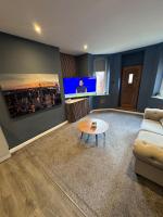 Stunning 2 Bedroom Beach Apartment With Garden - B&B Rhôs-on-Sea