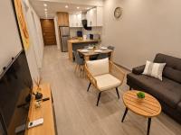 Camelia Residence - 3min Walk to Beach, AC Bedrooms, WiFi, Comfort, Modern - B&B Flic en Flac
