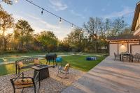 Pool, Game Room & Mini Golf near Six Flags - B&B San Antonio