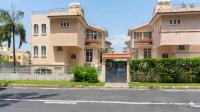 Beachfront 4-Bedroom Villa with Rooftop Sunset Terrace - B&B Flic en Flac