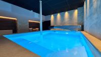 Villa Avril Gîte Privé Luxe 15 pers- deux piscines intérieure, extérieure-sauna -proche Europapark - Chambres d'hôtes Sélestat