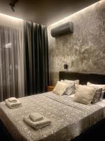 Luxury 2 Bedroom Apartment - Private Garden - Ferienwohnung Sofia