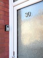 2-Bed House near Hospital - Contractors & Families - Ferienwohnung Bridgend