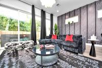 Stylish 3BR 3BA HotTub Home near Medical Center, DownTown,NRG - B&B Houston