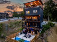 Summit After Dark - B&B Pigeon Forge