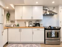 Silverado Suite Modern Quiet 2BR Queen's Downtown - B&B Kingston