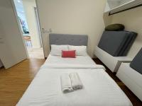 The Floral Retreat N3w Cozy High floor Beacon Executive Suite - B&B George Town