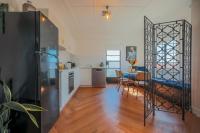 La Banque, Art Deco Elegance - B&B Launceston
