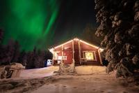 Villa Hiisi - Private Riverside Villa, Sauna & Northern Lights - B&B Ranua
