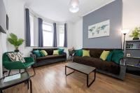 Modern 6BR House with free parking - B&B Manchester