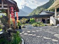 Shankala Mountain Hideaway - Tianmen Mountain & Qixing Via Ferrata - B&B Zhangjiajie