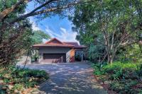 CasaDulce Zimbali- Exquisite 4 bedroom home with expansive yard and pool - Bed and Breakfast Ballito