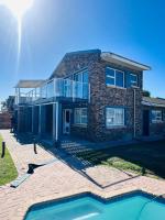 Adventure House - Colchester - 5km from Elephant Park - B&B Colchester