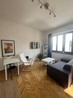 Chic & Bright Ultra-Central Flat, Cozy Balcony - Chambres d'hôtes Cluj-Napoca