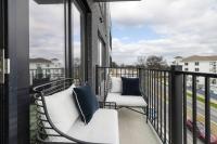 Vandy Game Day 2BR/2BA | Balcony | Pool + Gym - Ferienwohnung Nashville