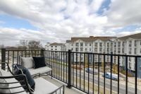 Vandy Game Day 2BR/2BA | Balcony | Pool + Gym - B&B Nashville