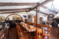 CASA TURÍSTICA Villa Carmen, CON AMPLIO JARDIN QUE INCLUYE BARBACOA, 2 PORCHES, PARKING PRIVADO Y PISCINA - B&B Arenzana de Abajo